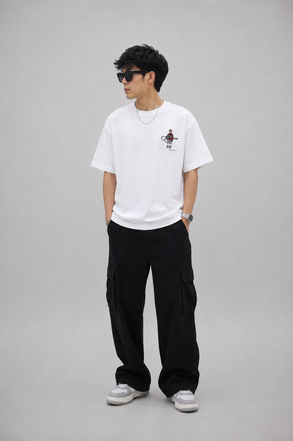 Men's Oversized White Graphic T-Shirt with Cartoon Bear Embroidery