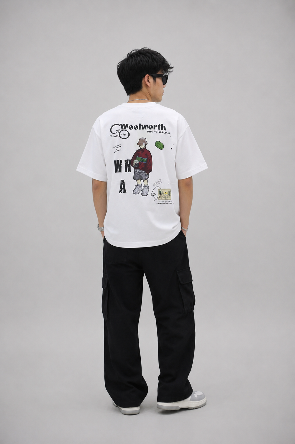 Men's Oversized White Graphic T-Shirt with Cartoon Bear Embroidery