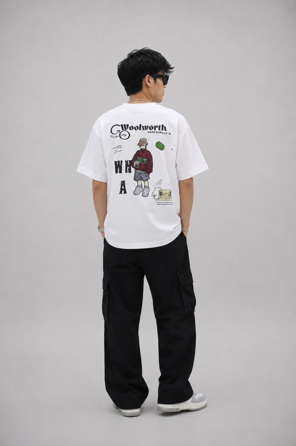 Men's Oversized White Graphic T-Shirt with Cartoon Bear Embroidery
